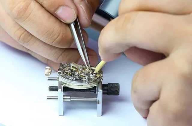 上海萧邦手表售后维修服务店位置查询